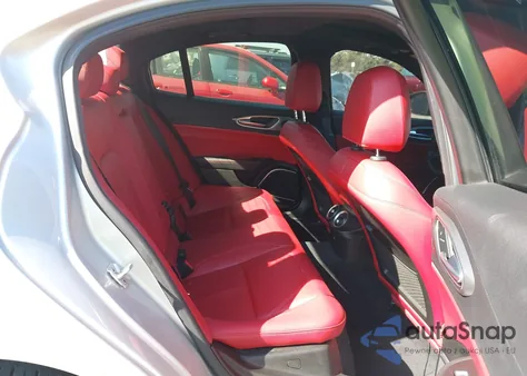 2020 Alfa Romeo Giulia Sport Rwd z USA, uszkodzony, nr VIN ZARFAMAN1L7625596